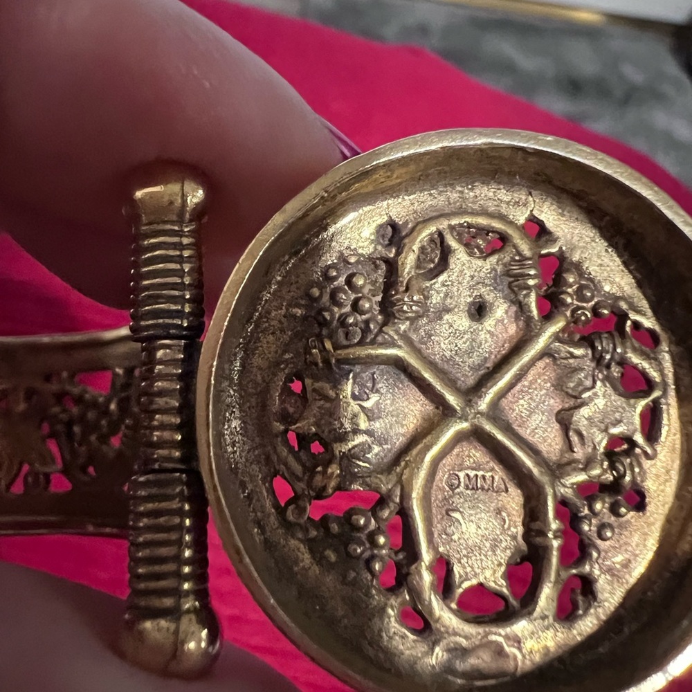 Beautiful Metropolitan Museum of Art Byzantine Bracelet with grapevine design